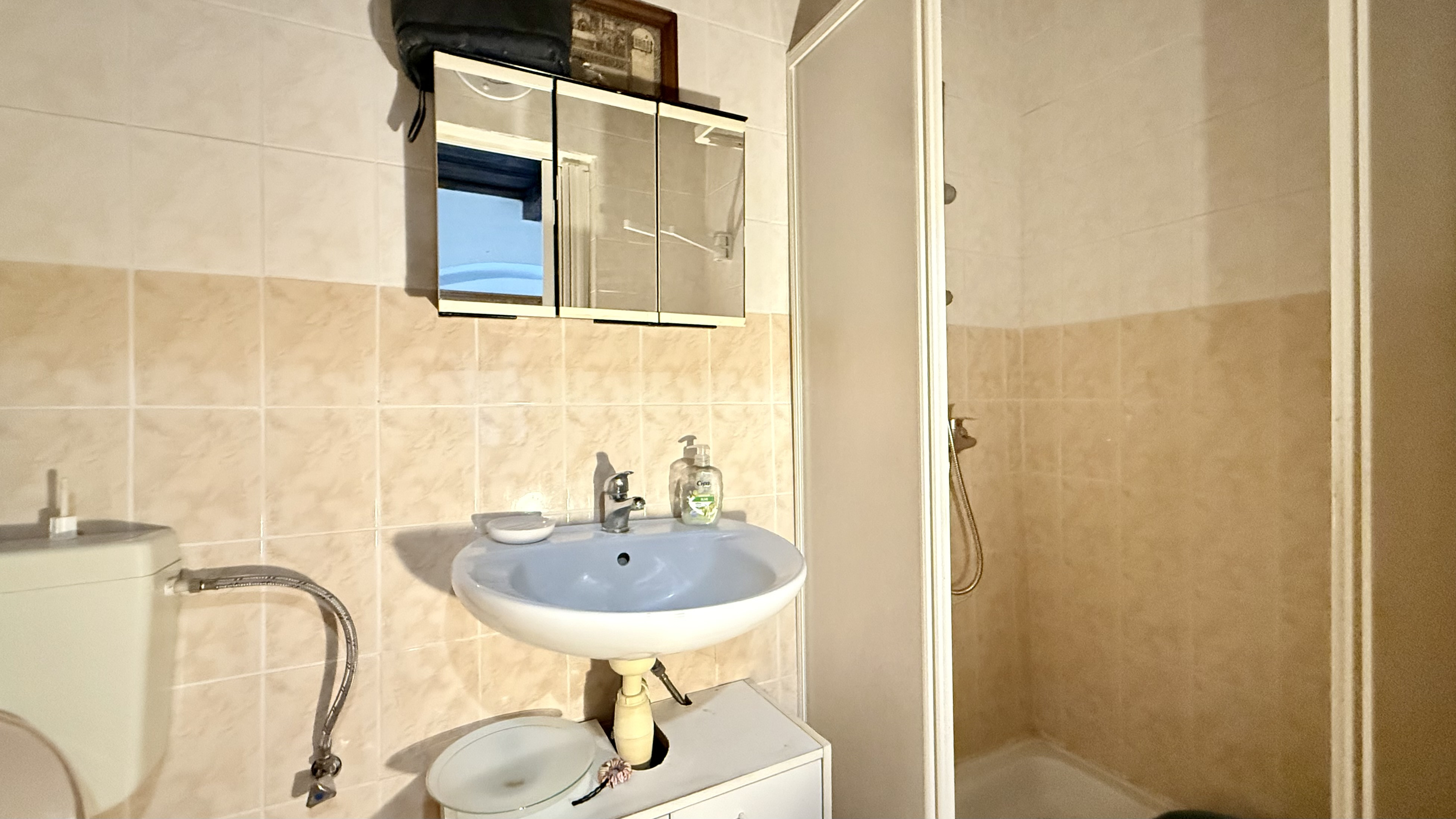 MAĎARSKO - HEJCE PEKNÝ 3 IZBOVÝ RODINNÝ DOM NA VEĽKOM POZEMKU