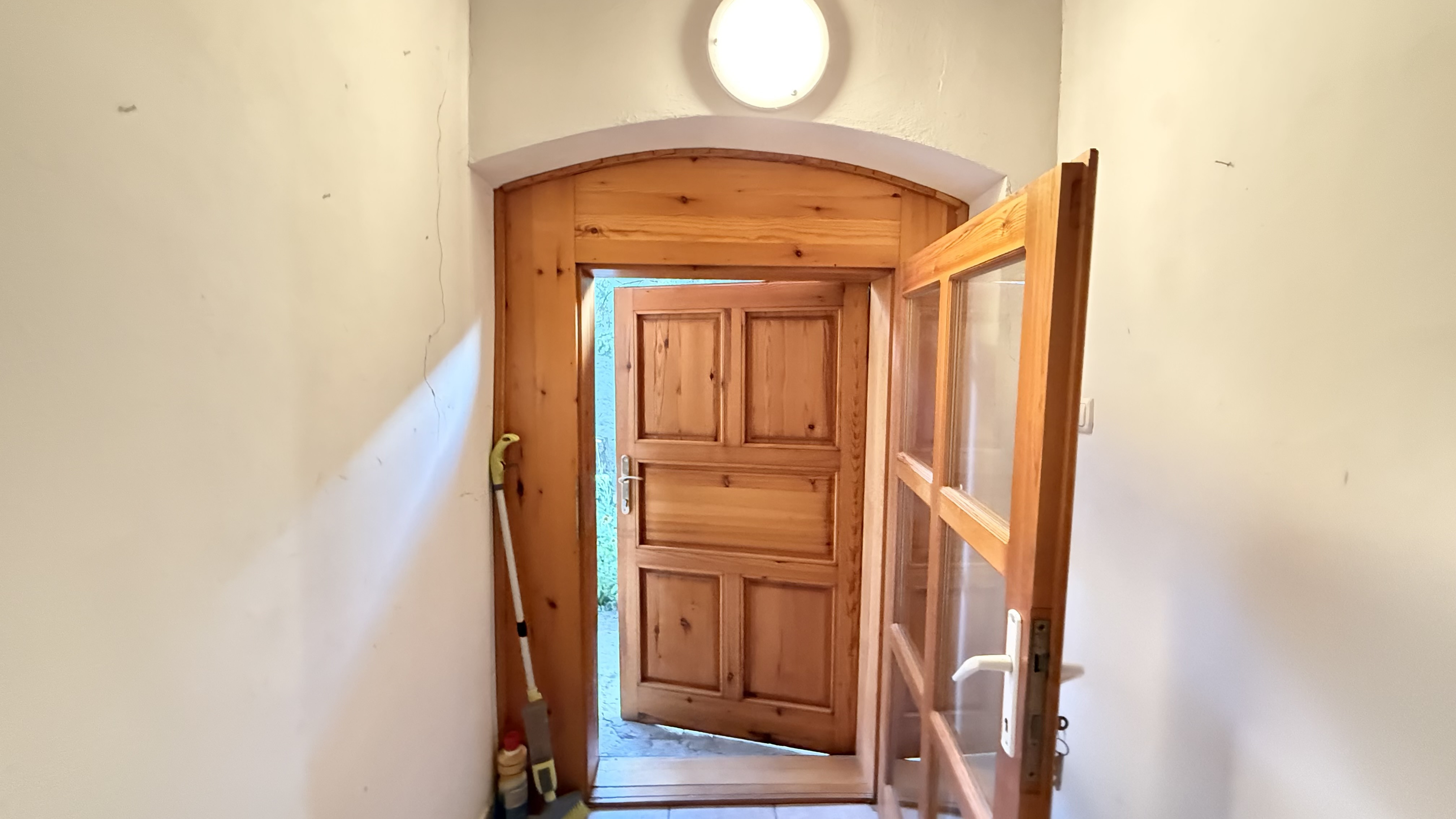 MAĎARSKO - HEJCE PEKNÝ 3 IZBOVÝ RODINNÝ DOM NA VEĽKOM POZEMKU