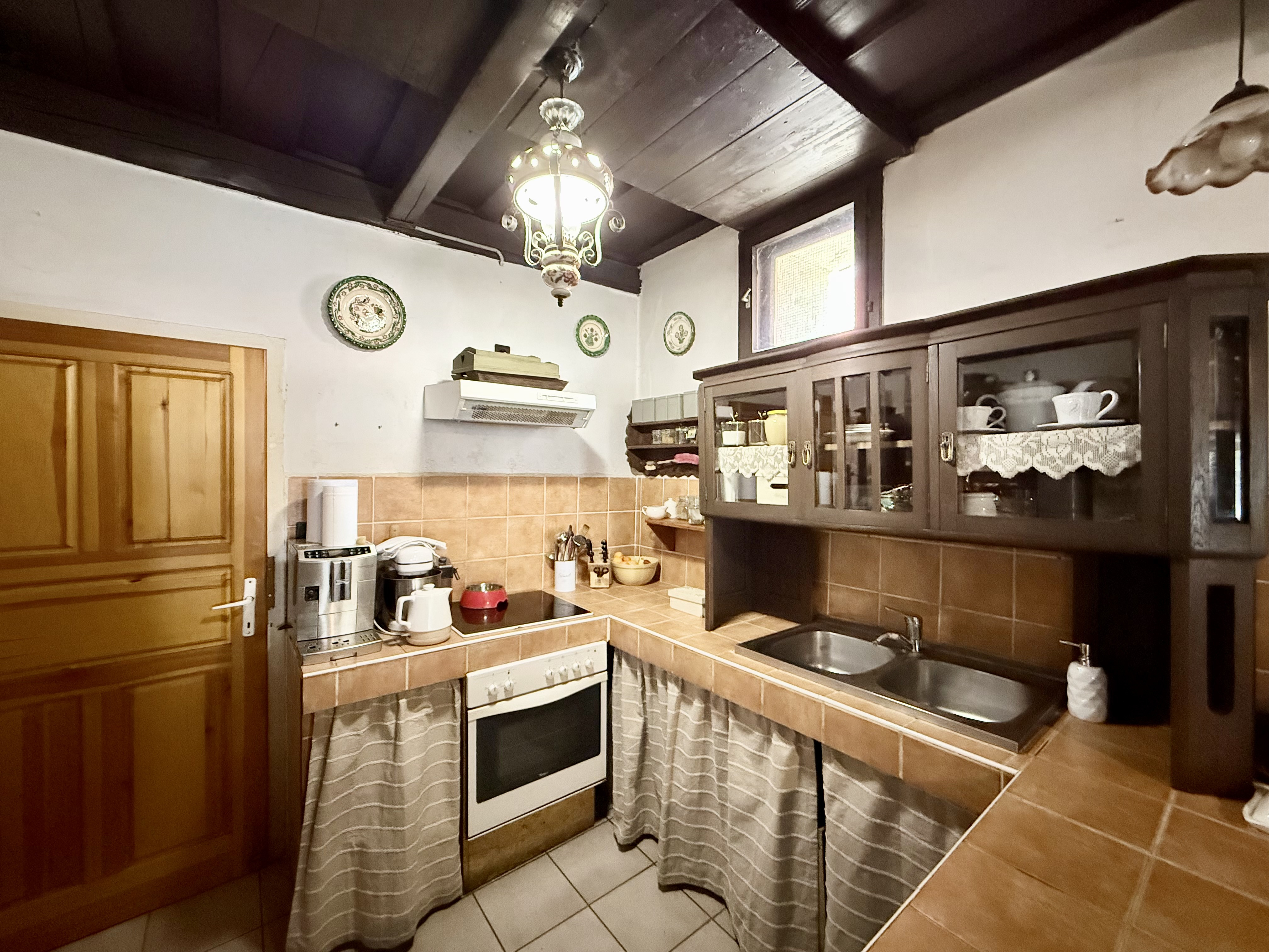 MAĎARSKO - HEJCE PEKNÝ 3 IZBOVÝ RODINNÝ DOM NA VEĽKOM POZEMKU