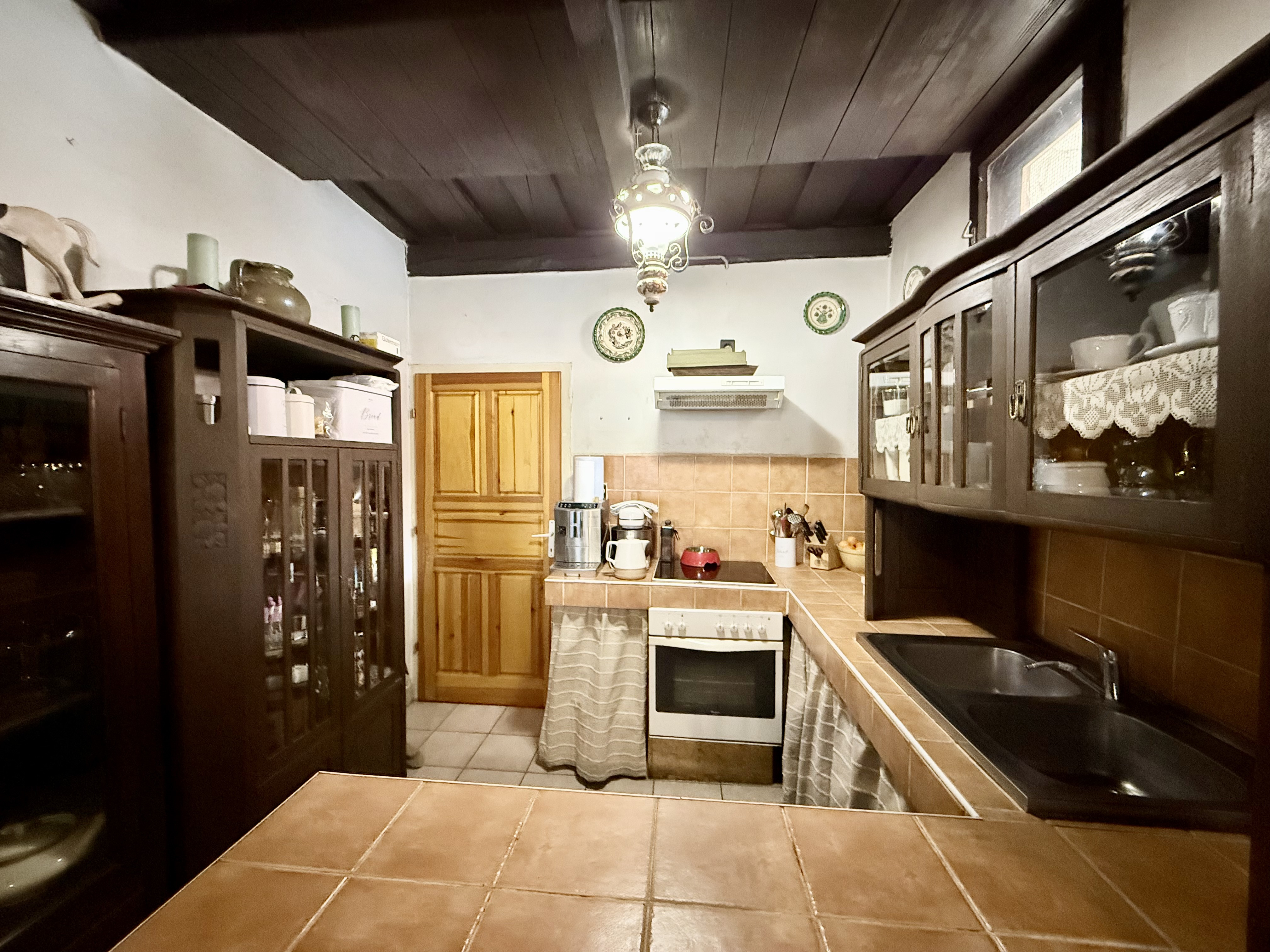 MAĎARSKO - HEJCE PEKNÝ 3 IZBOVÝ RODINNÝ DOM NA VEĽKOM POZEMKU