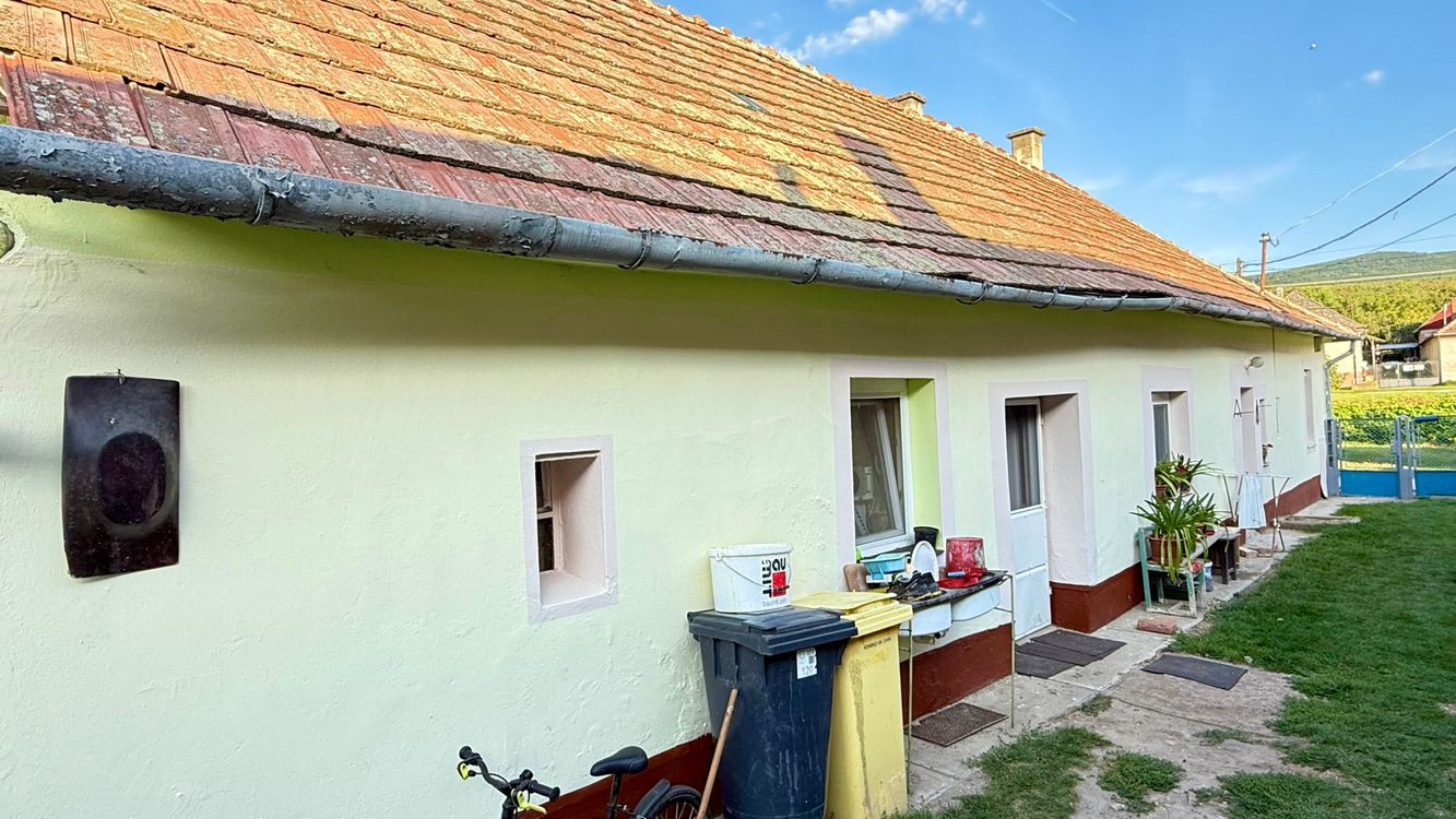 MAĎARSKO - GONC 2 IZBOVÝ RD S POZEMKOM 700 M2 