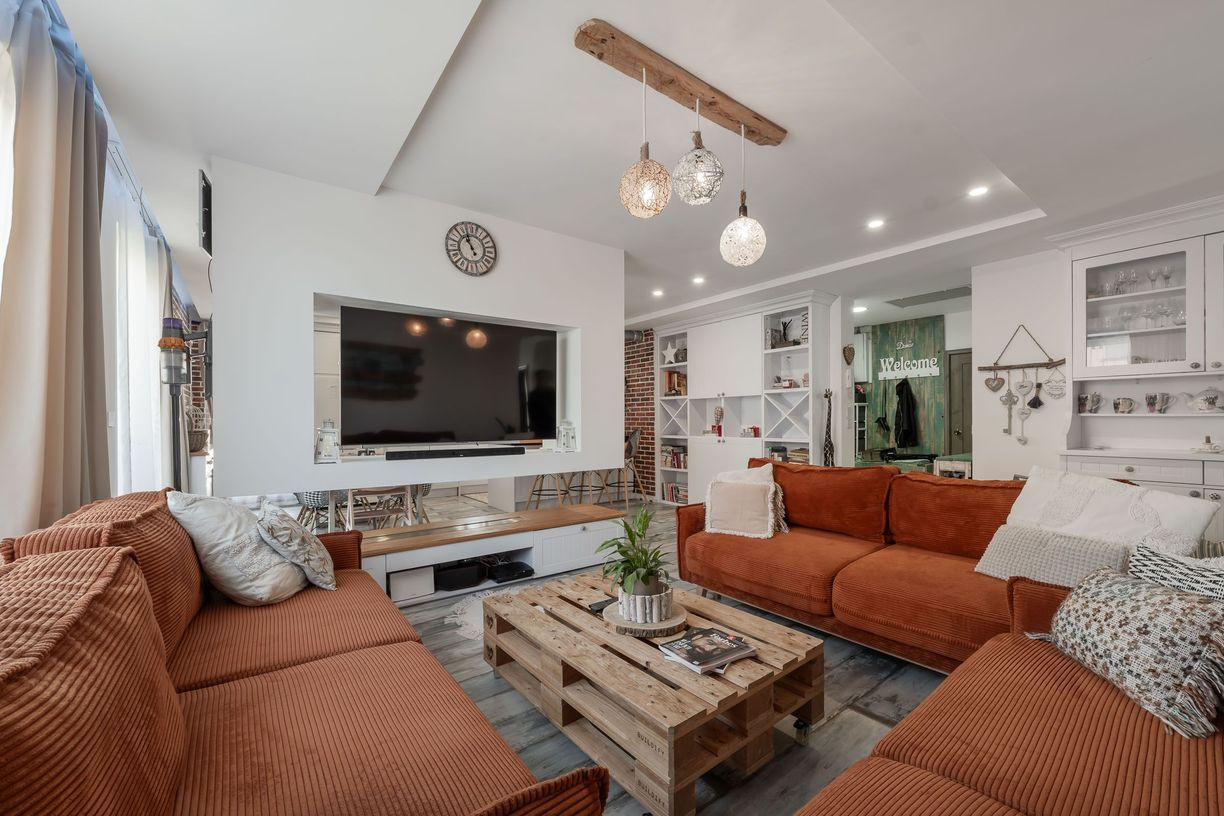 ZELENÁ STRÁŇ - PRIESTRANNÝ 4 IZBOVÝ BYT, 3 TERASY, 2 GARÁŽOVÉ MIESTA