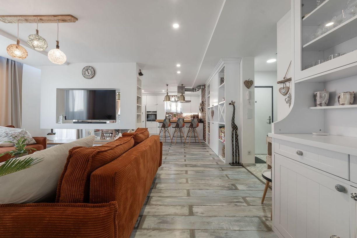 ZELENÁ STRÁŇ - PRIESTRANNÝ 4 IZBOVÝ BYT, 3 TERASY, 2 GARÁŽOVÉ MIESTA