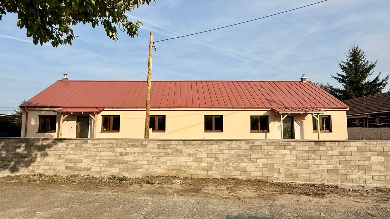 MAĎARSKO - TORNYOSNÉMETI NOVOSTAVBA 4 IZBOVÉHO RD 118 M2, POZEMOK 700M2