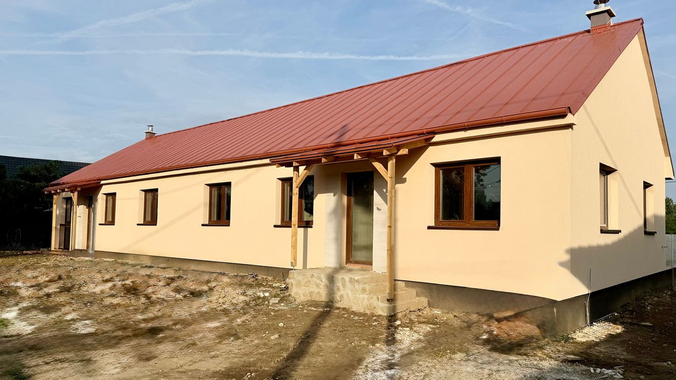 MAĎARSKO - TORNYOSNÉMETI NOVOSTAVBA 4 IZBOVÉHO RD 118 M2, POZEMOK 700M2