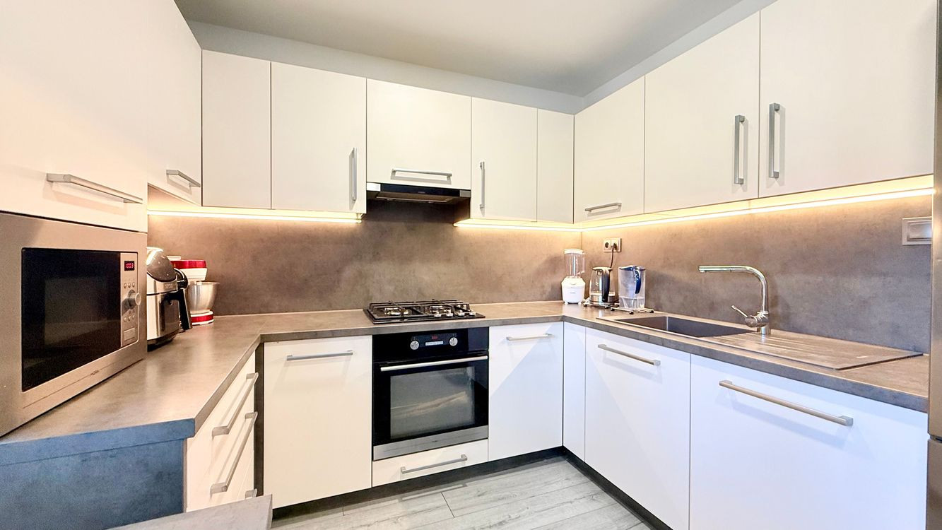 JAZERO - IRKUTSKÁ 4 IZBOVÝ BYT 71 M2, NOVÁ DISPOZÍCIA, LODŽIA A PIVNICA.