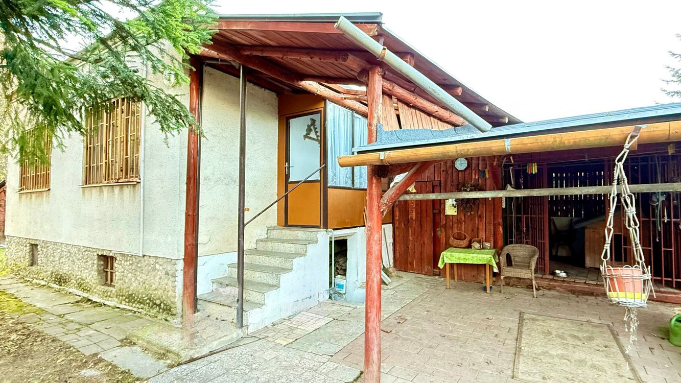 ZELENÝ DVOR - MONČÍ POTOK - POSCHODOVÁ CHATA 50 M2, POZEMOK 1.042