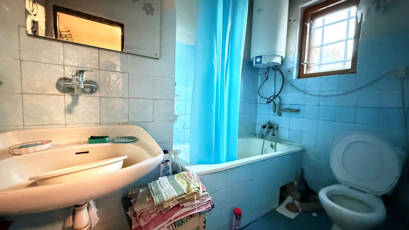 ZELENÝ DVOR - MONČÍ POTOK - POSCHODOVÁ CHATA 50 M2, POZEMOK 1.042