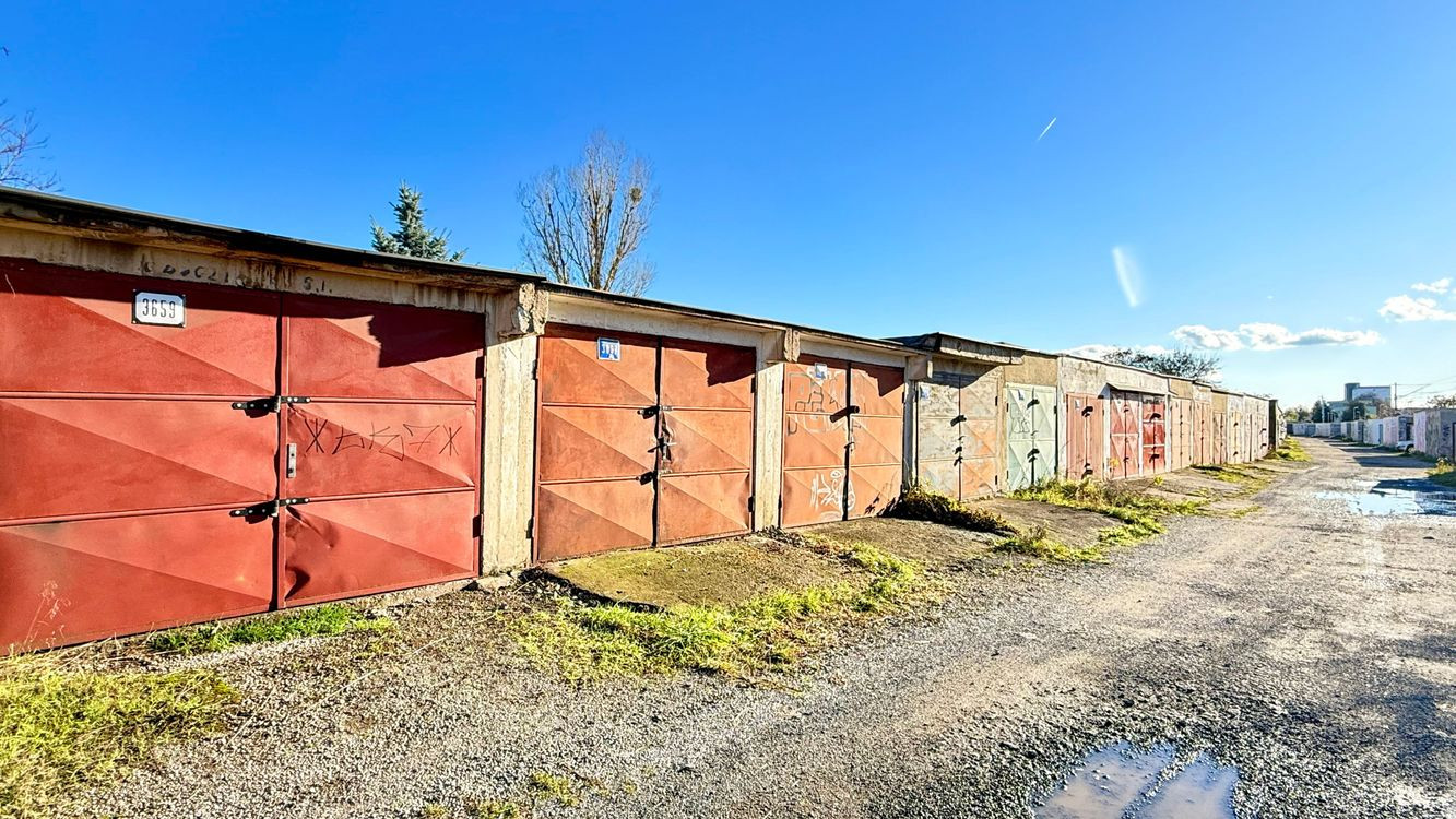 KOŠICE JUH - GARÁŽ PRI MALEJ STANICI 18 M2