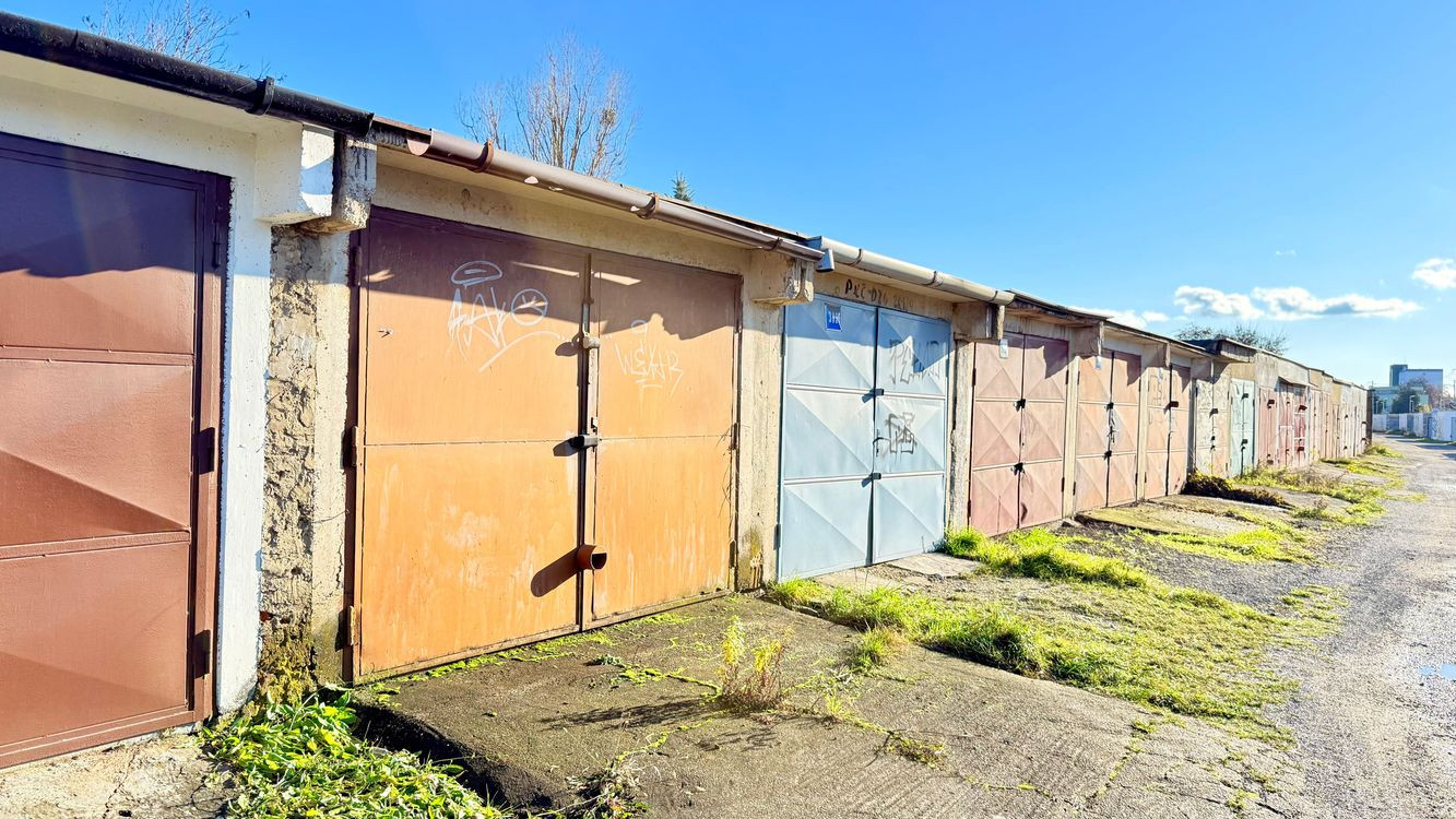 KOŠICE JUH - GARÁŽ PRI MALEJ STANICI 18 M2