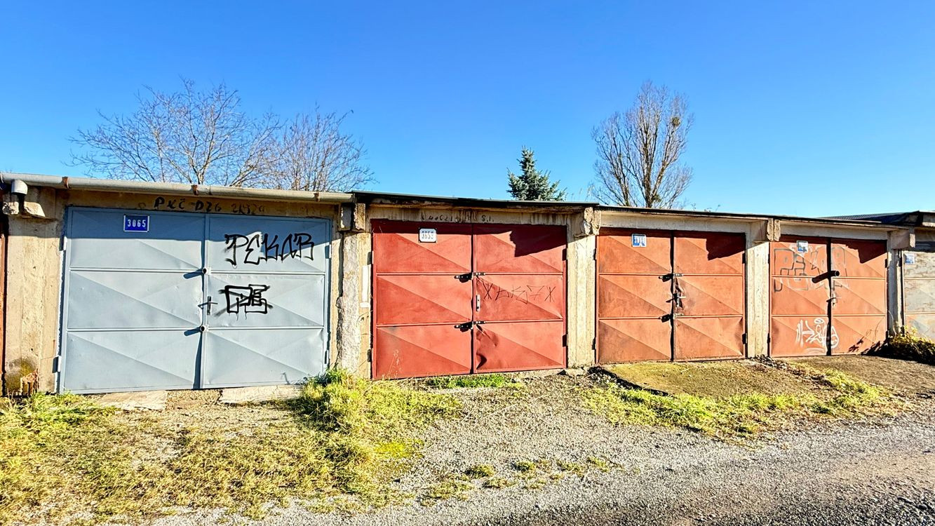 KOŠICE JUH - GARÁŽ PRI MALEJ STANICI 18 M2