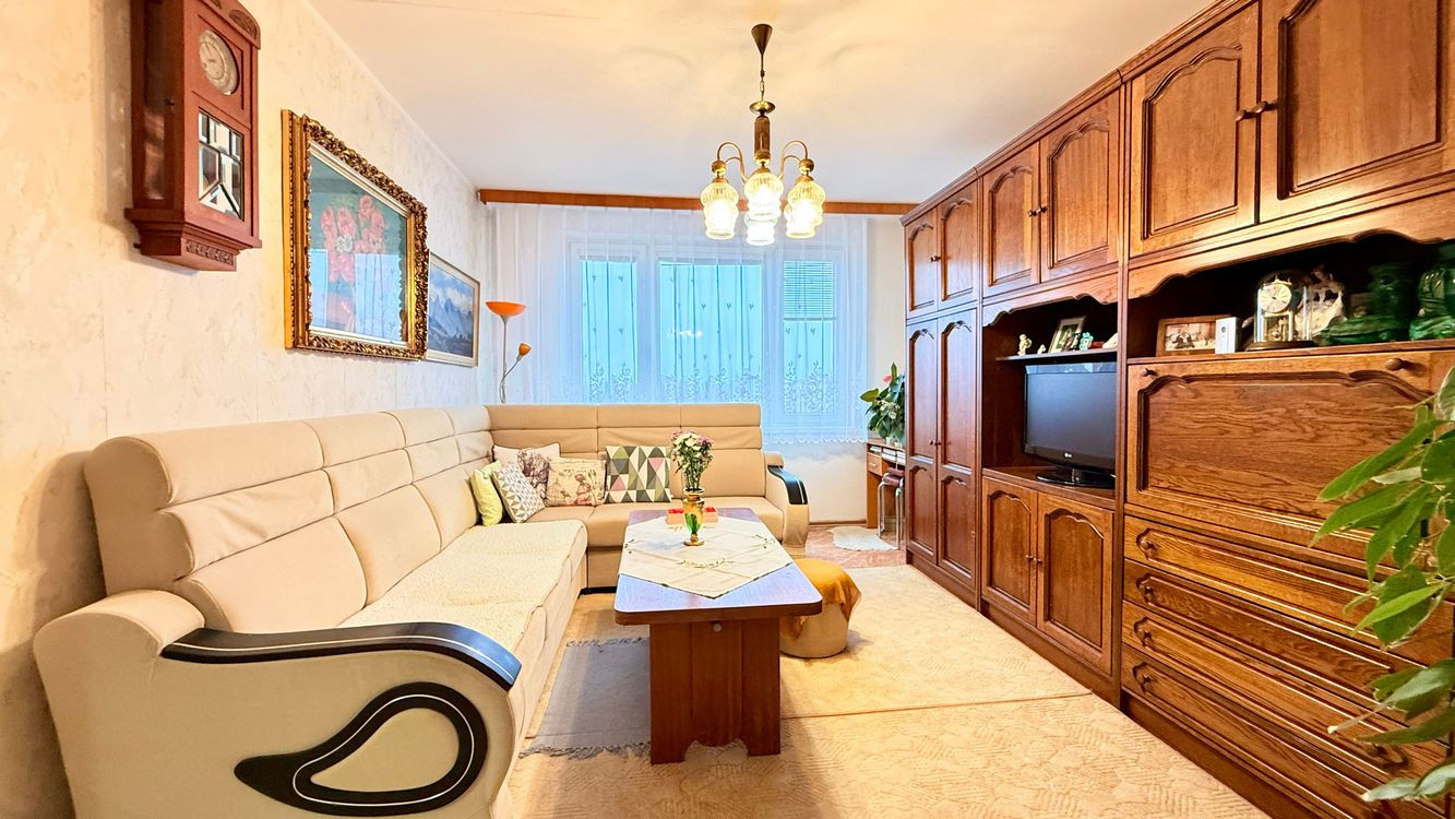 JAZERO - LADOŽSKÁ 2 IZBOVÝ BYT 49 M2, VÝBORNÝ STAV.