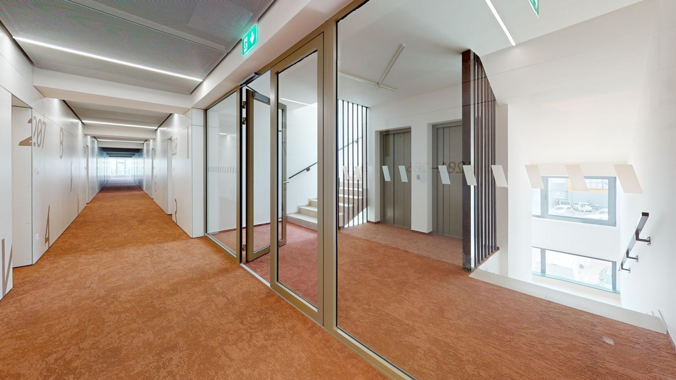 JUH - 2 IZBOVÝ NOVÝHOLOBYT KRIVÁ PRI AUPARKU, TOP POLOHA