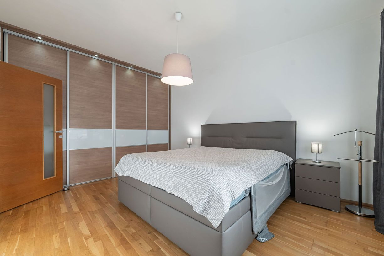 REZERVOVANÉ - KVP - MODERNÝ 3 IZBOVÝ BYT 106 M2 V NOVOSTAVBE S TERASOU 115 M2 NA VÝBORNOM MIESTE.