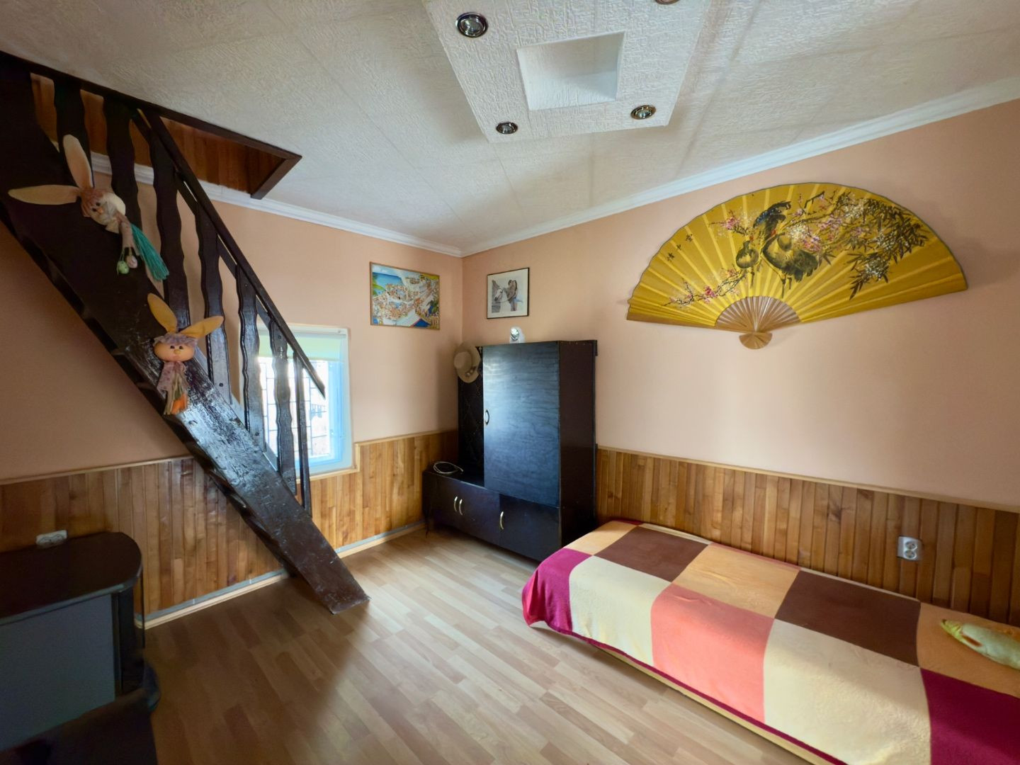 MAĎARSKO - JAZERO RAKACA - POSCHODOVÁ 3 IZBOVÁ CHATA PRI JAZERE S TERASOU.