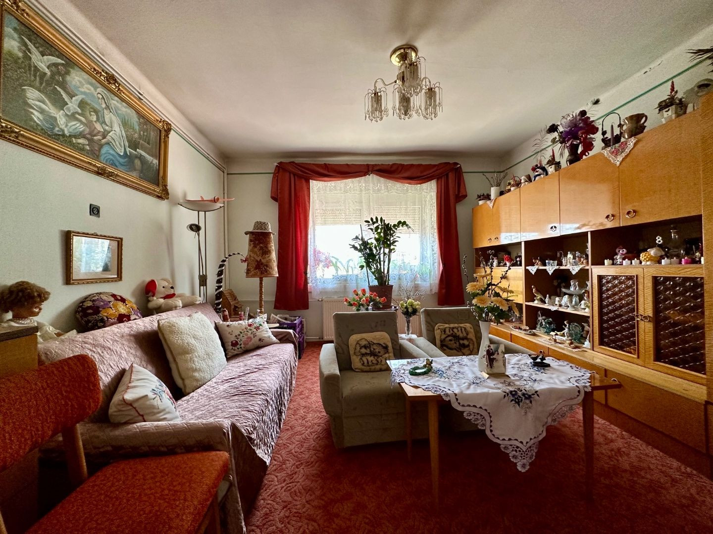 MAĎARSKO - SZENDRŐ ZREKONŠTRUOVANÝ 3 IZBOVÝ RD S PEKNÝM POZEMKOM.