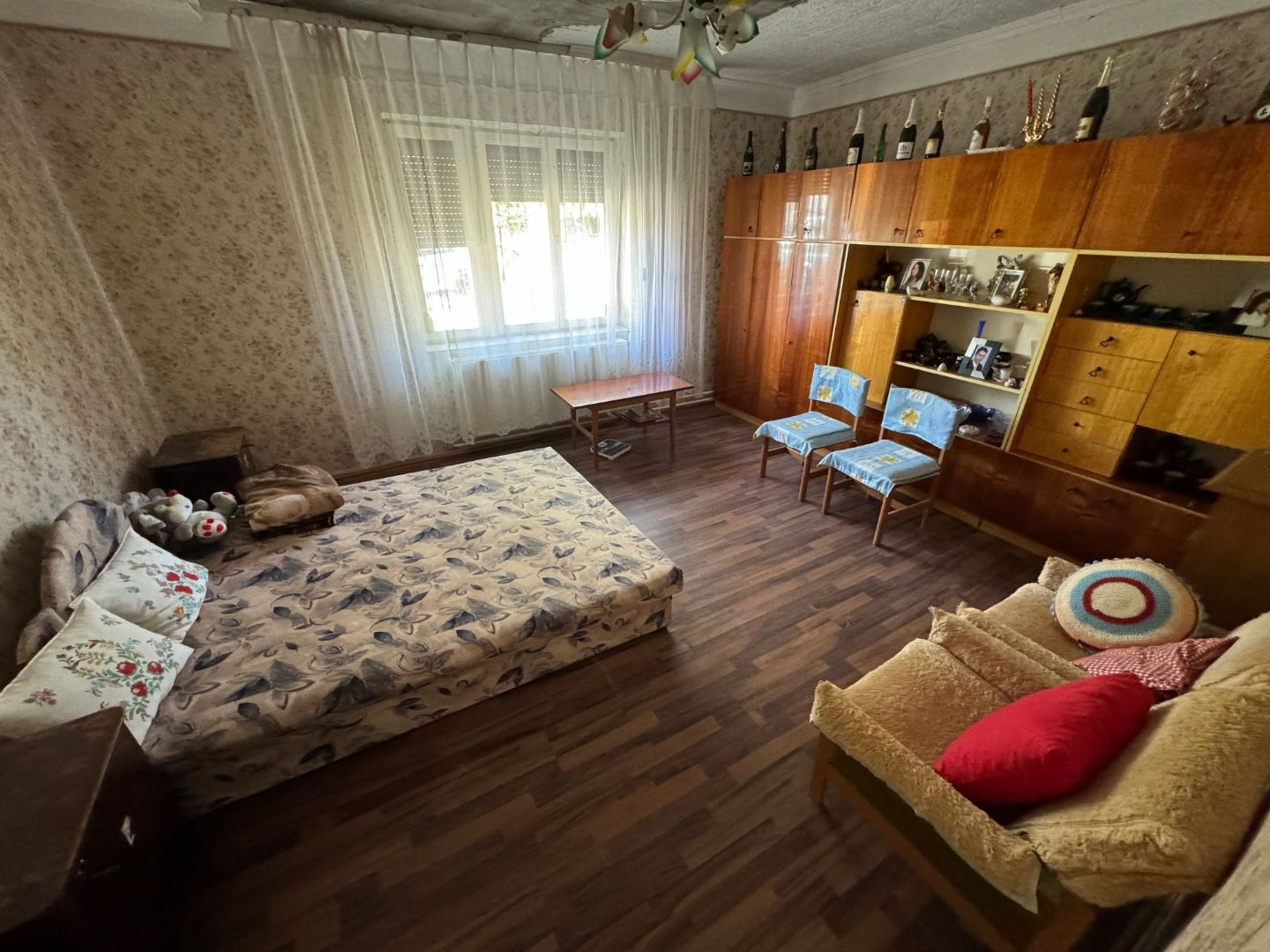 MAĎARSKO - FORRÓ / ENCS - ABÚJDEVECSER  - 5 IZBOVÝ DVOJDOM IHNEĎ OBÝVATEĽNÝ