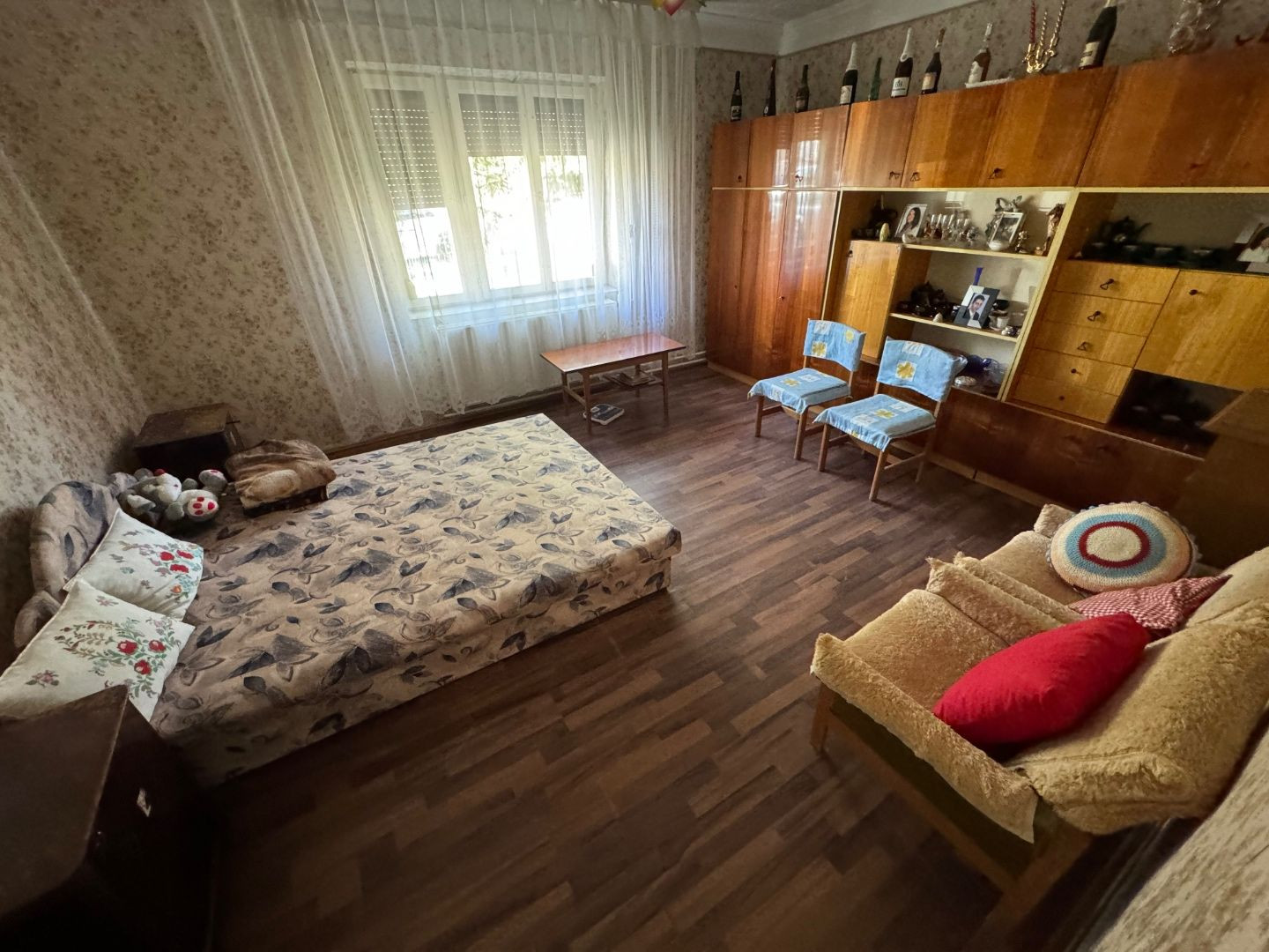 MAĎARSKO - FORRÓ / ENCS - ABÚJDEVECSER  - 5 IZBOVÝ DVOJDOM IHNEĎ OBÝVATEĽNÝ