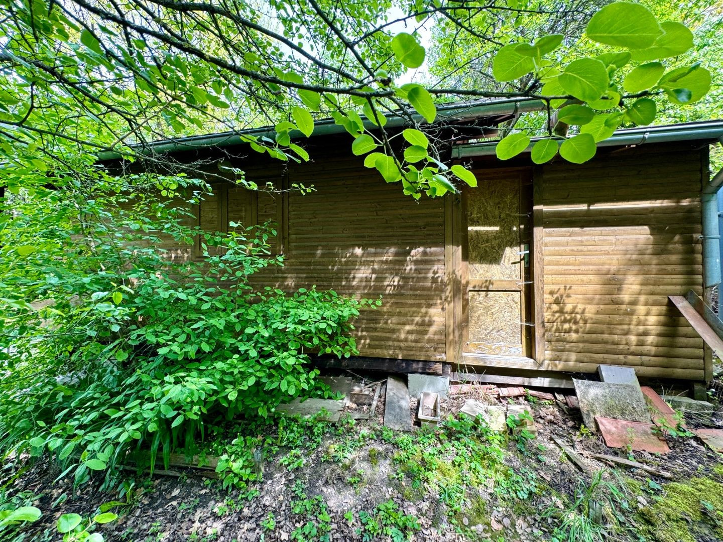 FURČA - STAVEBNÝ POZEMOK 567 M2, PRI OBYTNOM SÚBORE NA HORE.