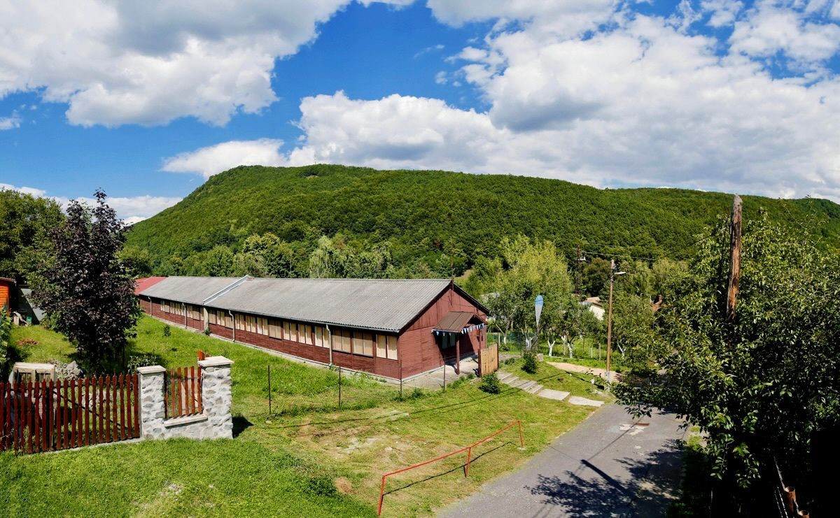 NOVÁ CENA - MAĎARSKO - HOLLÓHÁZA OBYTNÝ UBYTOVACÍ KOMPLEX PRE 60 ĽUDÍ