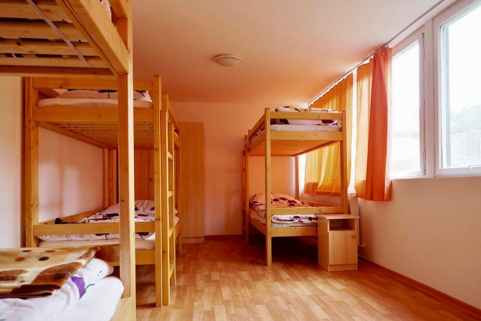 NOVÁ CENA - MAĎARSKO - HOLLÓHÁZA OBYTNÝ UBYTOVACÍ KOMPLEX PRE 60 ĽUDÍ