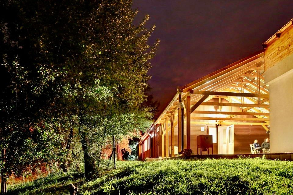 NOVÁ CENA - MAĎARSKO - HOLLÓHÁZA OBYTNÝ UBYTOVACÍ KOMPLEX PRE 60 ĽUDÍ