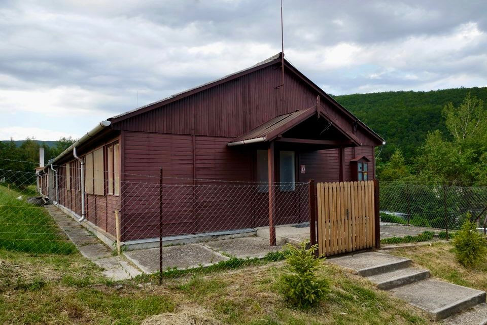 NOVÁ CENA - MAĎARSKO - HOLLÓHÁZA OBYTNÝ UBYTOVACÍ KOMPLEX PRE 60 ĽUDÍ