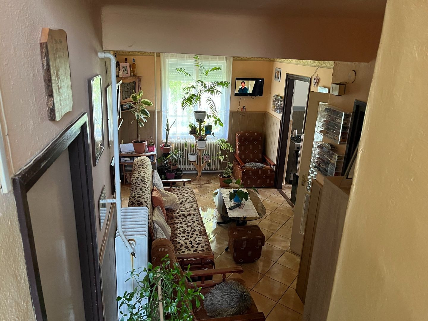 MAĎARSKO - SZENDRO 3 IZBOVÝ RD VO VEĽMI DOBROM STAVE LEN 70KM OD KOŠÍC.