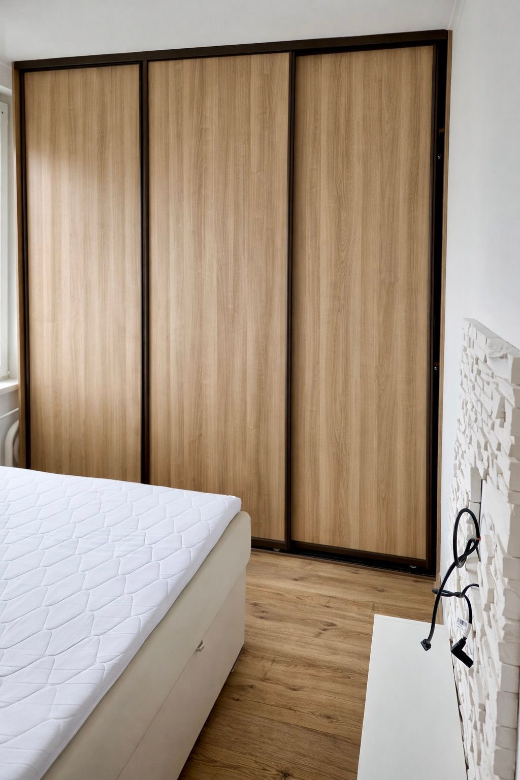 NAD JAZEROM - AZOVSKÁ 1,5 IZBOVÝ BYT 41 M2, ZARIADENÝ KOMPLET.