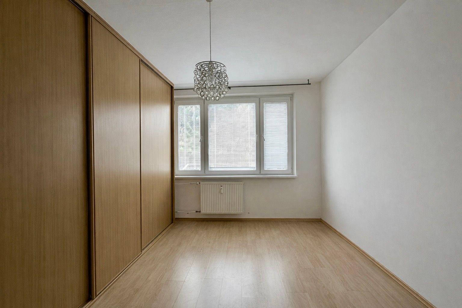 JAZERO - NÁMESTIE KOZMONAUTOV 2 IZBOVÝ BYT 49 M2 IHNEĎ K DISPOZÍCII