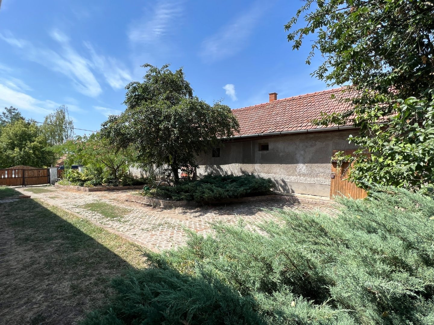 MAĎARSKO - BORSODIVÁNKA KRÁSNÝ SEDLIACKÝ DOM PO KOMPLETNEJ REKONŠTRUKCII.