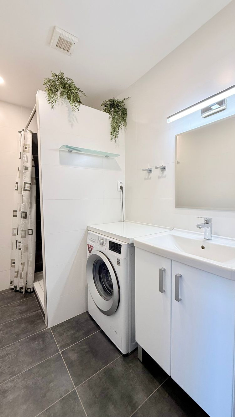 JAZERO - IRKUTSKÁ 4 IZBOVÝ BYT 71 M2, NOVÁ DISPOZÍCIA, LODŽIA A PIVNICA.