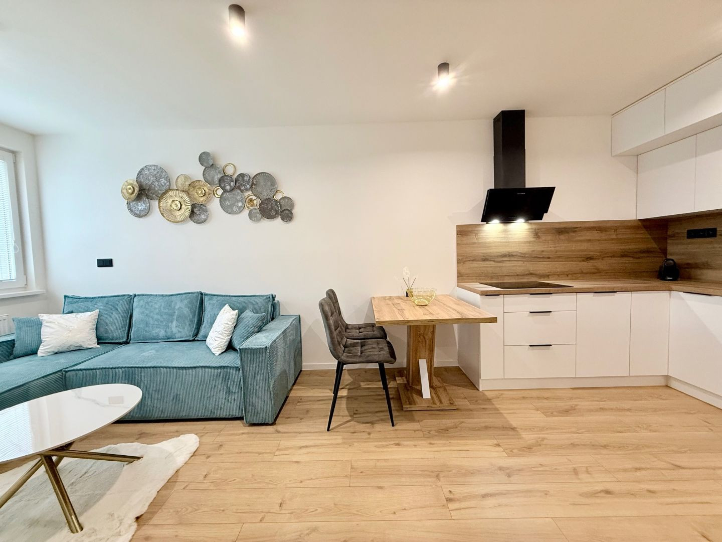 KRIVÁ PRI AUPARKU - 2 IZBOVÝ BYT PRIPRAVENÝ NA BÝVANIE.