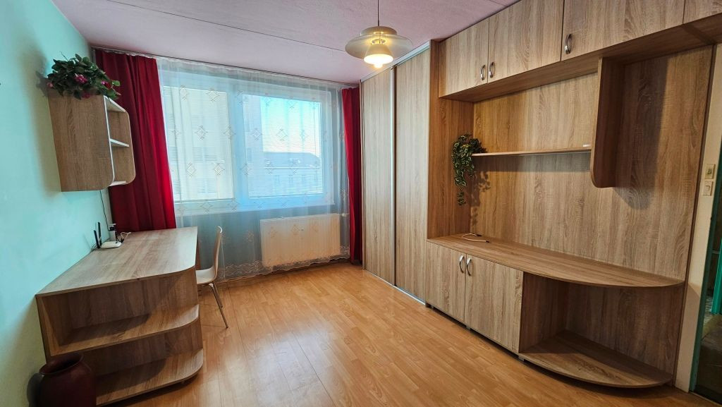 CENTRUM MESTA JÁNOŠÍKOVÁ 3 IZBOVÝ ZARIADENÝ BYT