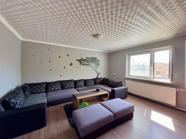 MAĎARSKO - PERKUPA 5 IZBOVÝ POSCHODOVÝ DOM PO REKONŠTRUKCII.