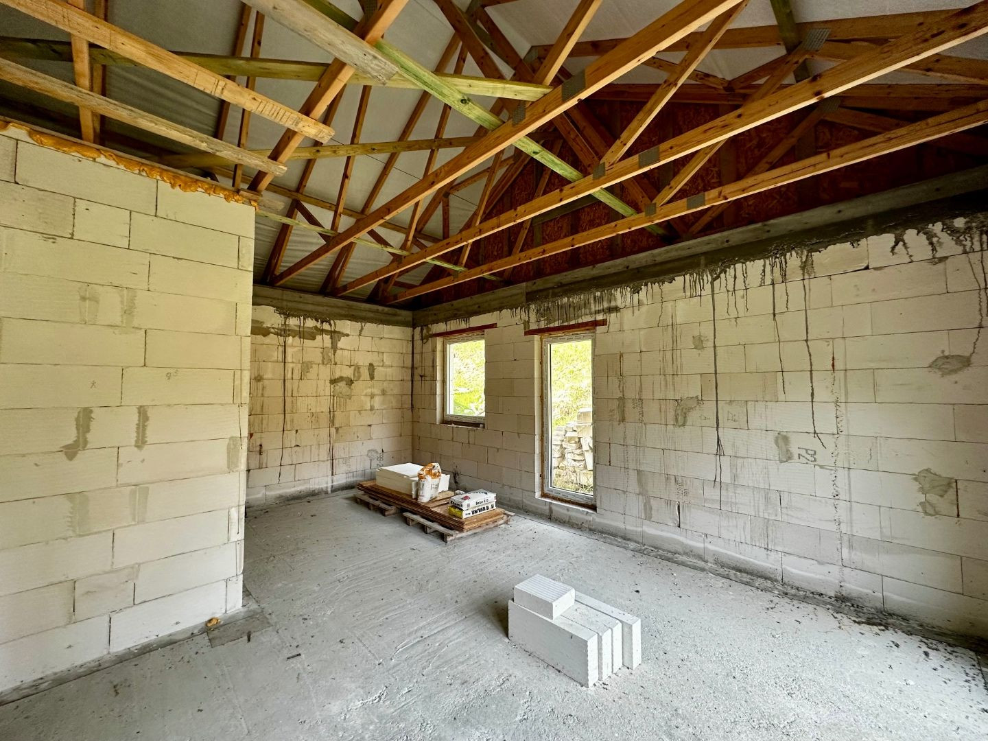 MAĎARSKO - HOLLOHÁZA NOVOSTAVBA 3 IZBOVÉHO RD - SUPER PROSTREDIE S VÝHĽADOM NA OKOLITÉ LESY.