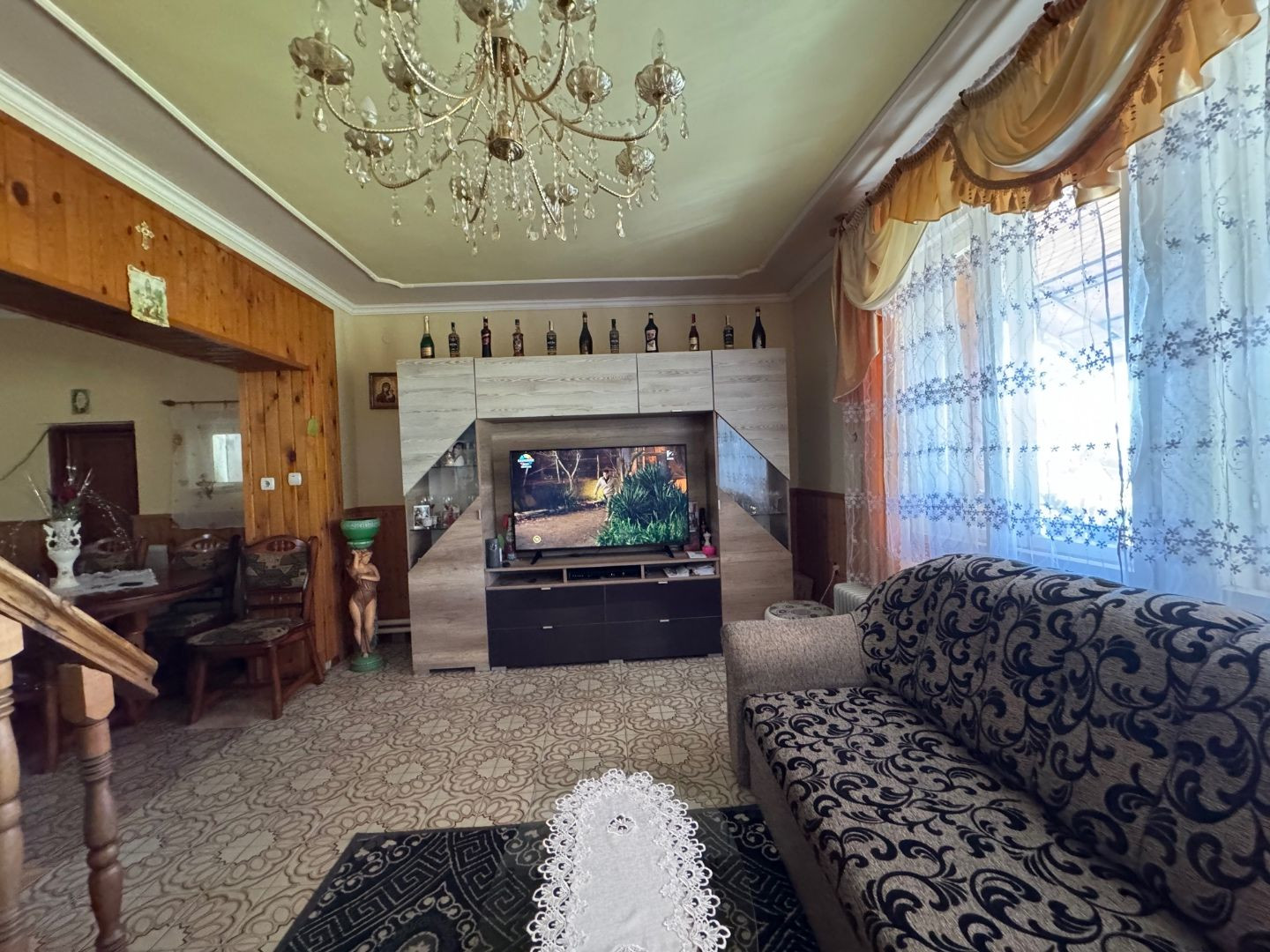 MAĎARSKO - ENCS  5 IZBOVÝ POSCHODOVÝ DOM + 2 IZBOVÝ DOM, ZÁHRADA.