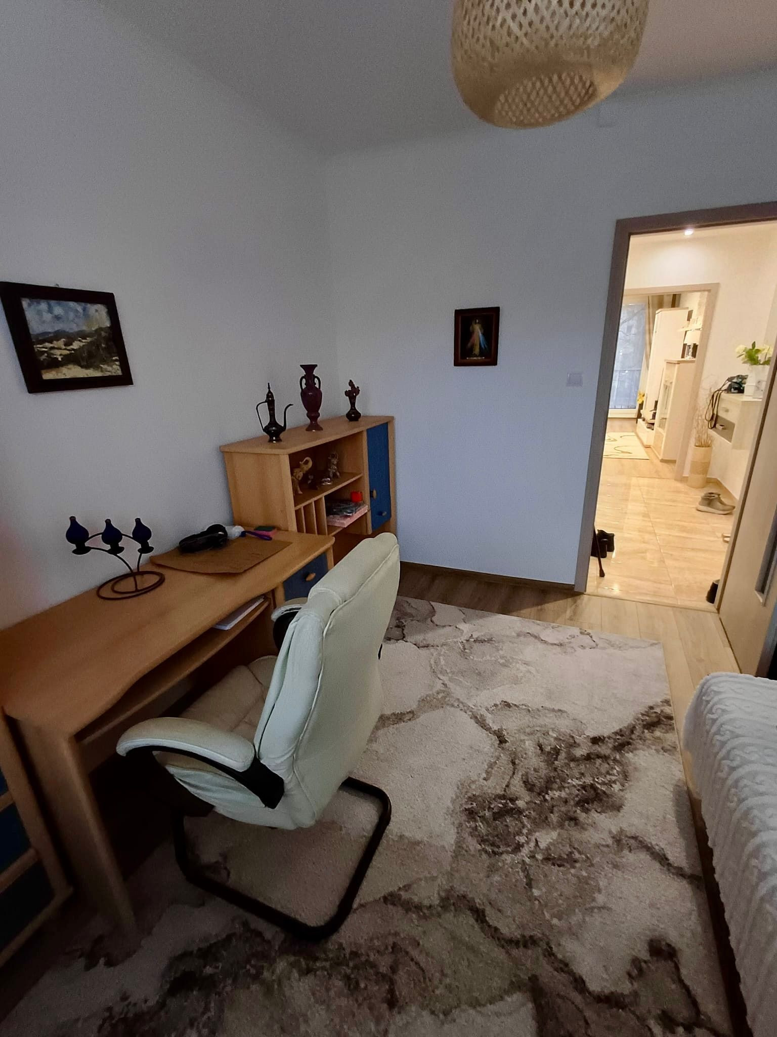 KPT. NÁLEPKU - ŠIRŠIE CENTRUM MESTA. - 3 IZBOVÝ ZARIADENÝ BYT 70 M2