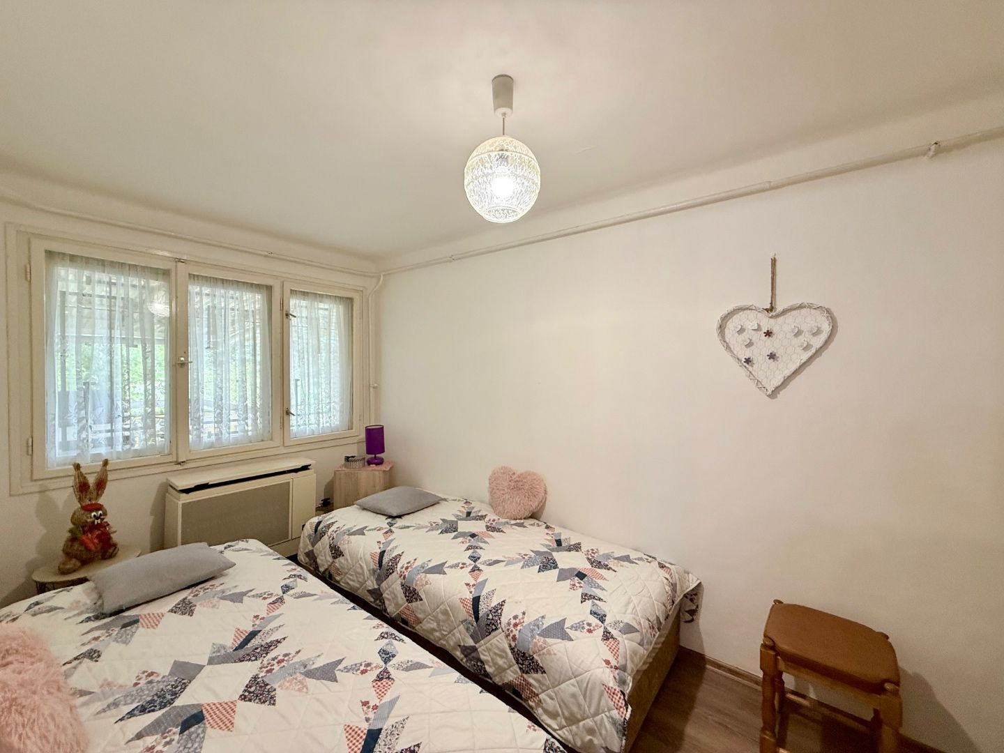 MAĎARSKO - JAZERO RAKACA - POSCHODOVÁ 5 IZBOVÁ CHATA, TERASA, BAZÉN, GARÁŽ.