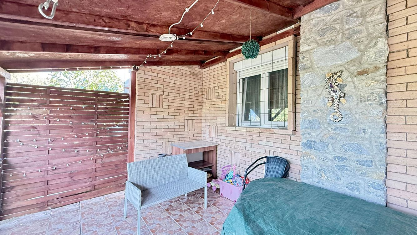 MAĎARSKO - JAZERO RAKACA - 4 IZBOVÁ CHATA, TERASA, VÍRIVKA.