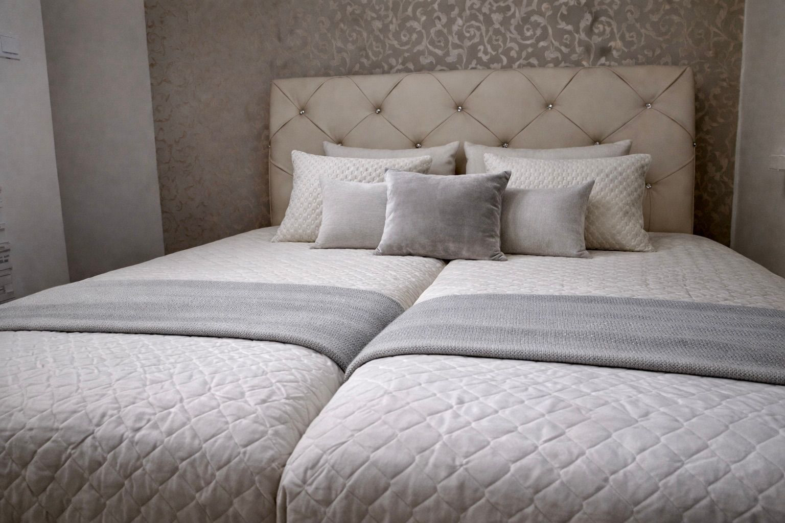 REZERVOVANÉ - NAD JAZEROM - AZOVSKÁ 1,5 IZBOVÝ BYT 41 M2, ZARIADENÝ KOMPLET.