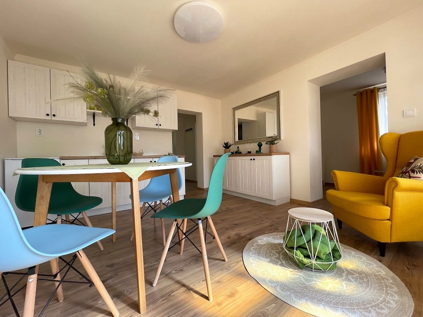 MAĎARSKO - JAZERO RAKACA - SUPER 3 IZBOVÁ CHATA PRI JAZERE S TERASOU.