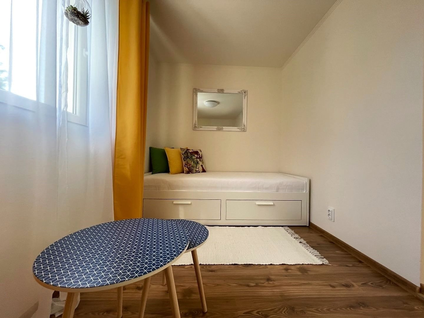 MAĎARSKO - JAZERO RAKACA - SUPER 3 IZBOVÁ CHATA PRI JAZERE S TERASOU.