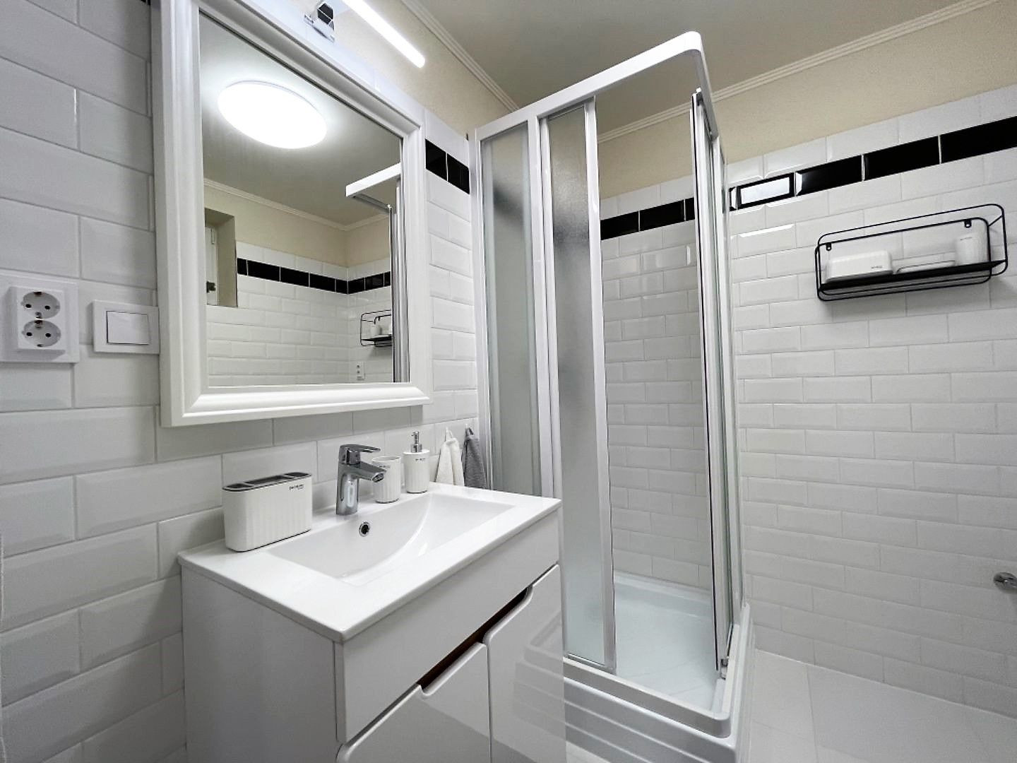 MAĎARSKO - JAZERO RAKACA - SUPER 3 IZBOVÁ CHATA PRI JAZERE S TERASOU.