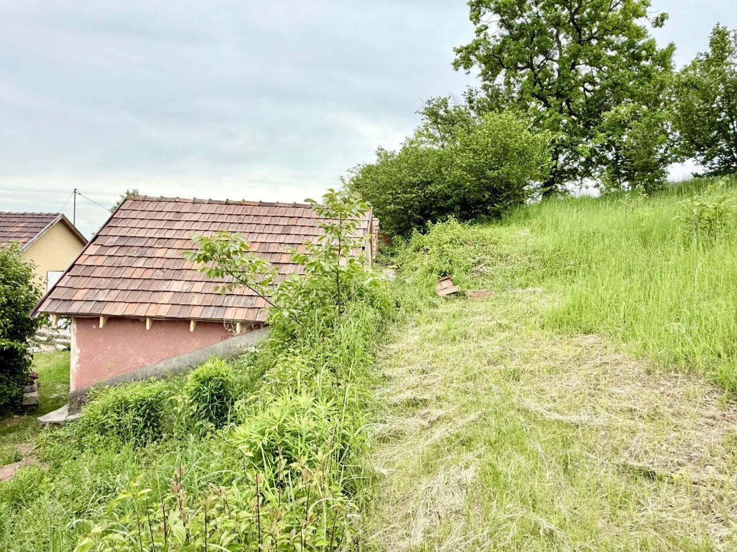 MAĎARSKO - SAJÓKERSZTÚR 2 X VINNÁ PIVNICA 50M2.