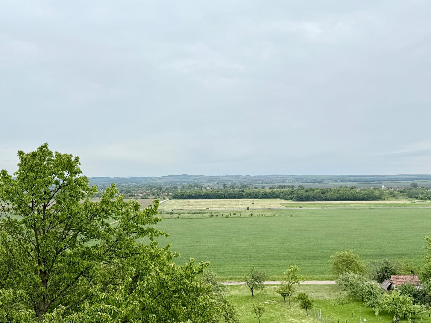 MAĎARSKO - SAJÓKERSZTÚR 2 X VINNÁ PIVNICA 50M2.