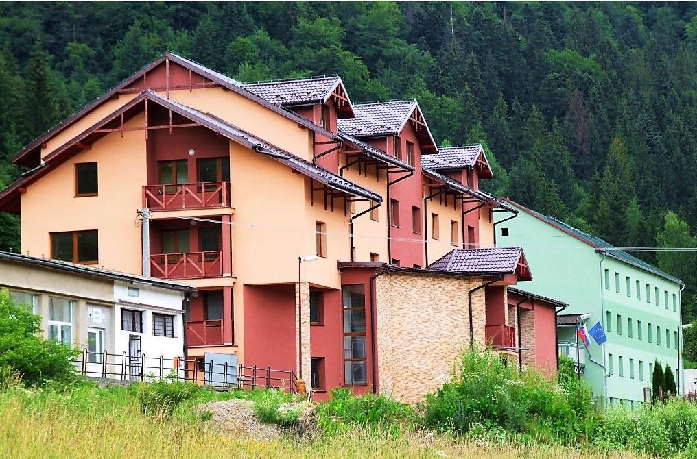 SUPER CENA ! MLYNKY - HOTEL GERAVY 36 APARTMÁNOV - 5 PODLAŽÍ.