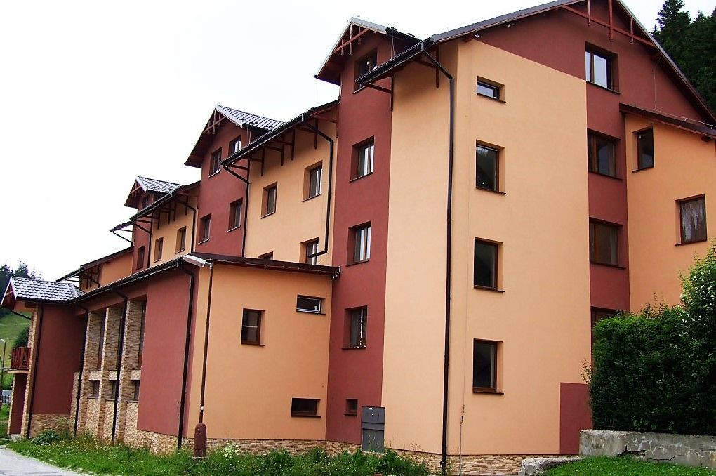 SUPER CENA ! MLYNKY - HOTEL GERAVY 36 APARTMÁNOV - 5 PODLAŽÍ.