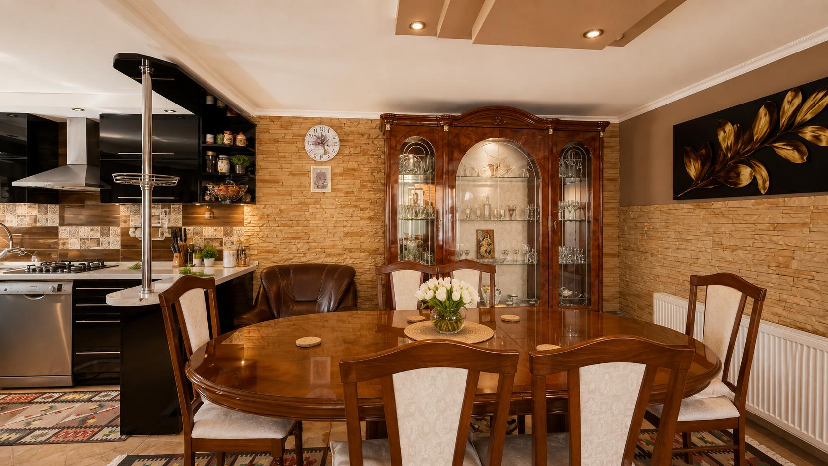 MAĎARSKO - SZUHOGY  4 IZBOVÝ RD 110 M2, POZEMOK 1410 M2