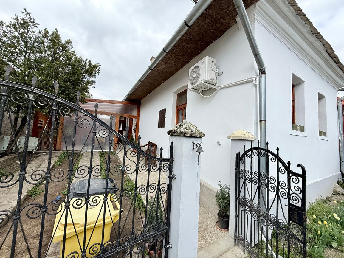 MAĎARSKO - HEJCE PEKNÝ 3 IZBOVÝ RODINNÝ DOM NA VEĽKOM POZEMKU